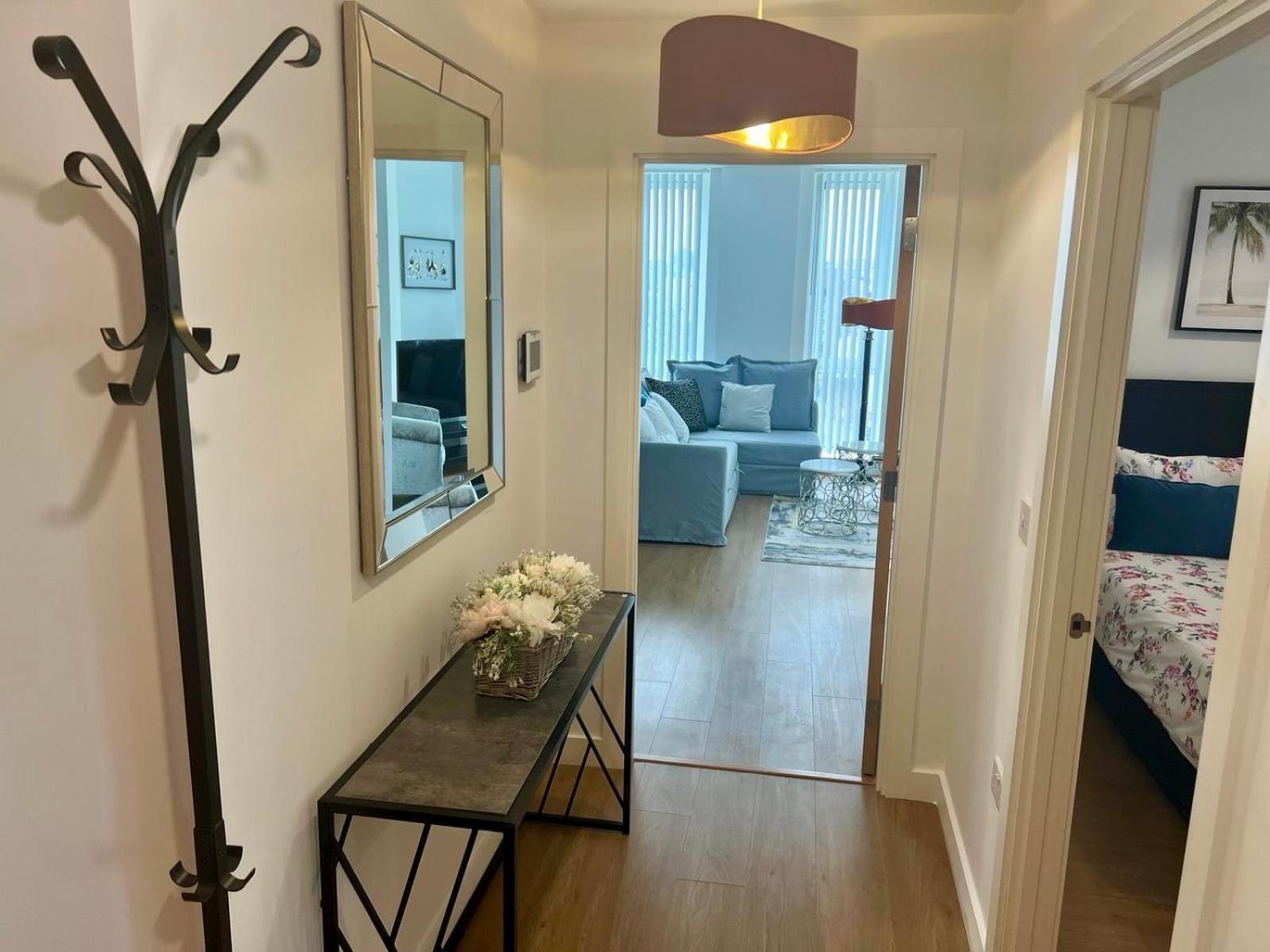 Spacious Urban Gem Apartment With Parking 브랙넬 외부 사진