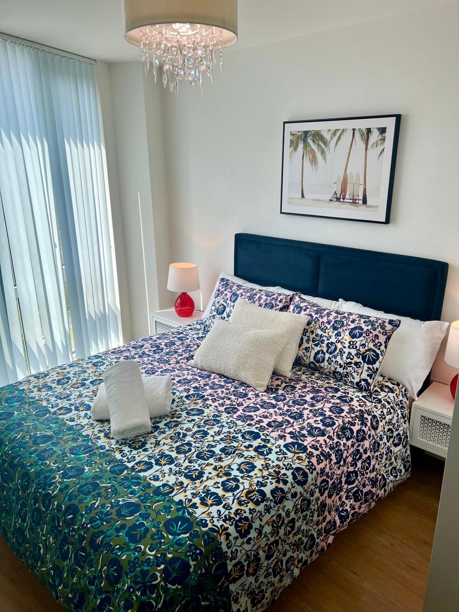 Spacious Urban Gem Apartment With Parking 브랙넬 외부 사진